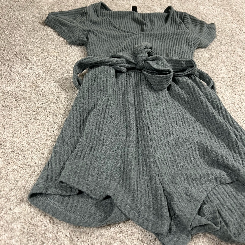Romper - Picture 4 of 4